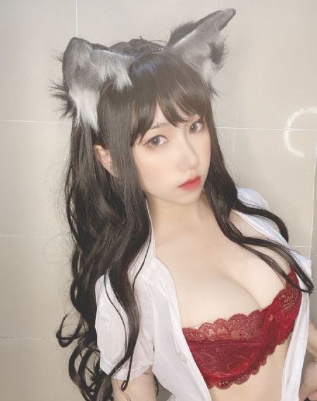 吃饭时腿放凳子上_720韩国电影在线观看