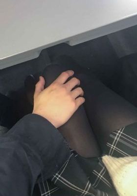 男人吃奶的视频_BD超清免费观看